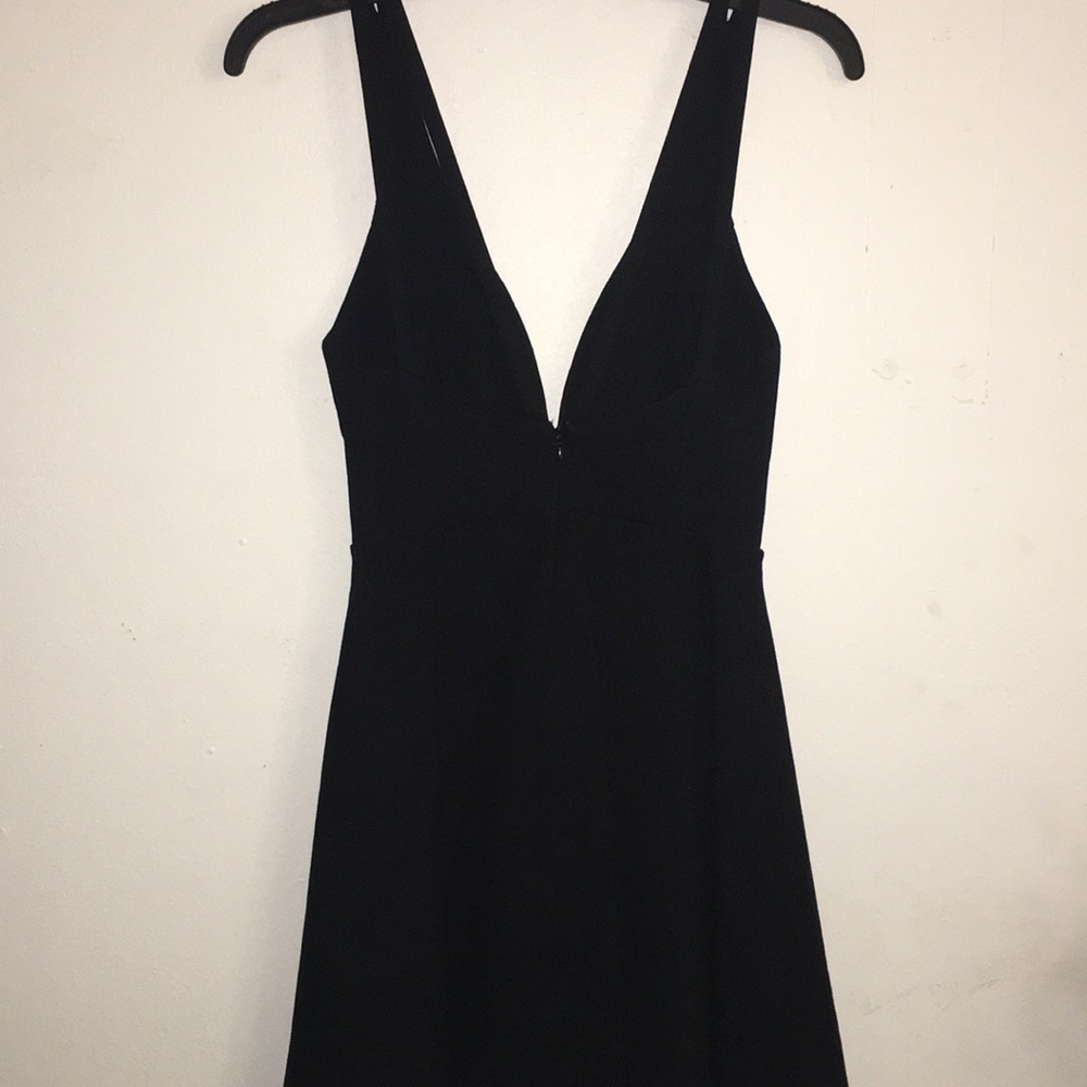 Black short dress - Picture 3 of 4